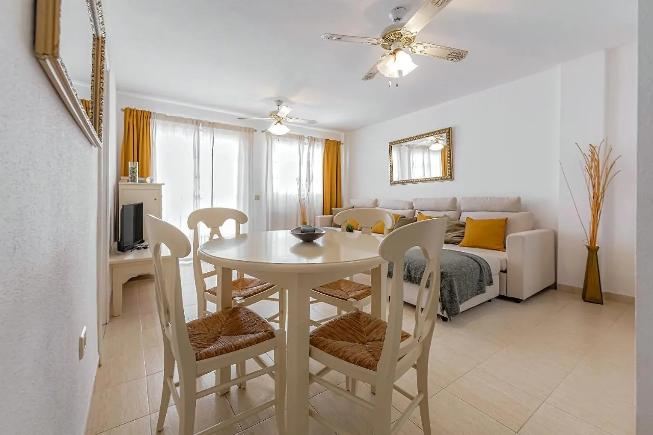 The Heights 2 Bedroom Apartment Los Cristianos  0*, Los Cristianos (Tenerife) Spagna