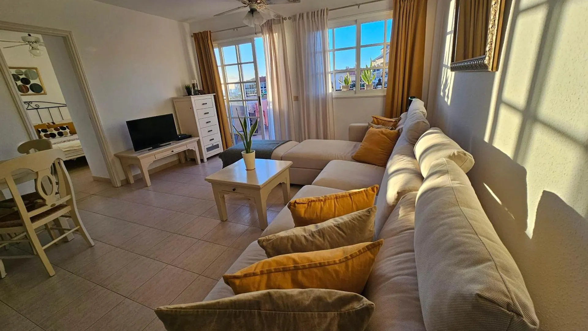 The Heights 2 Bedroom Apartment لوس كريستيانوس 0*,  إسبانيا